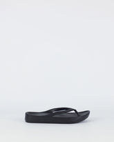 Cruiser – Women's Black Thongs by Bay Lane