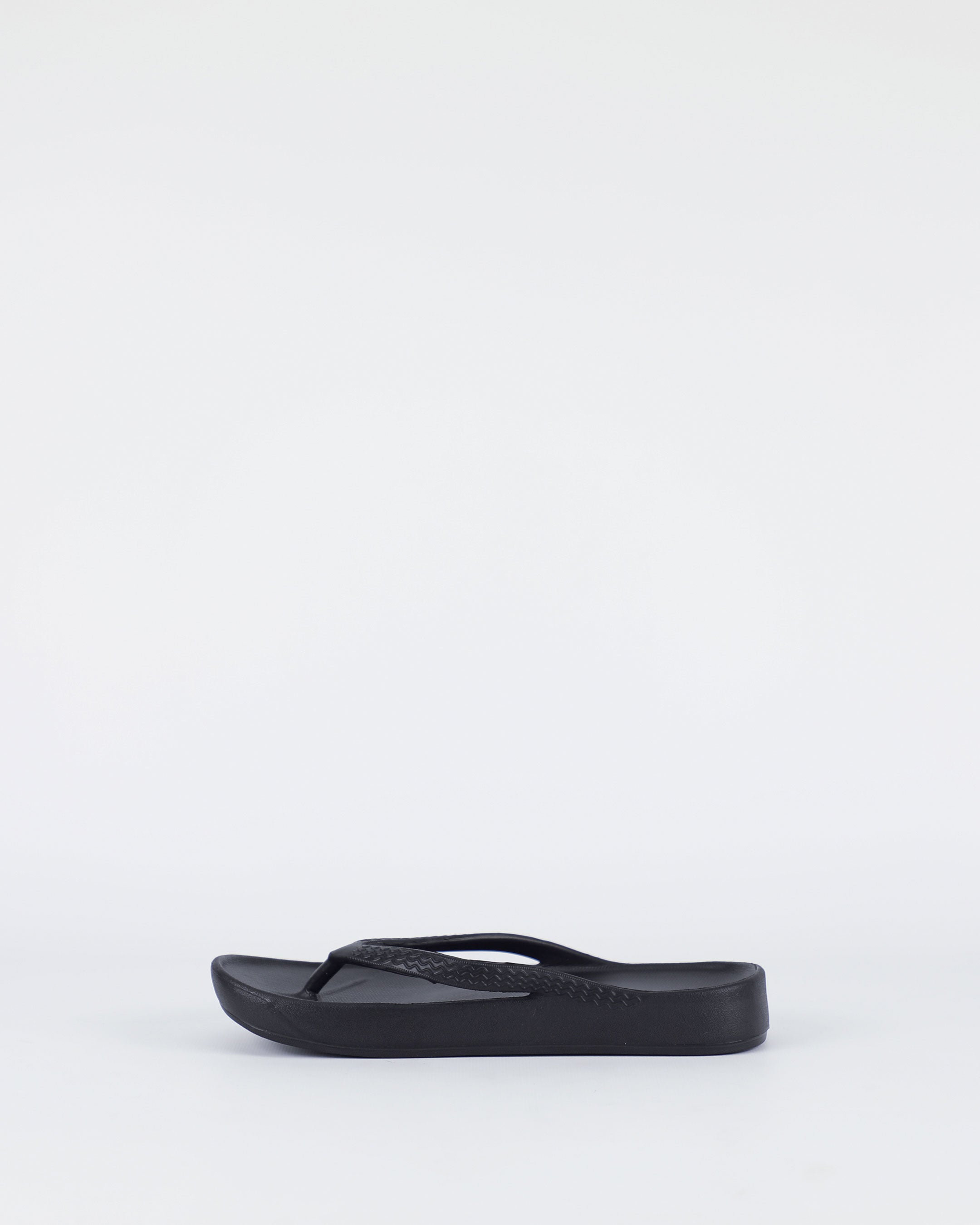 Cruiser – Women's Black Thongs by Bay Lane