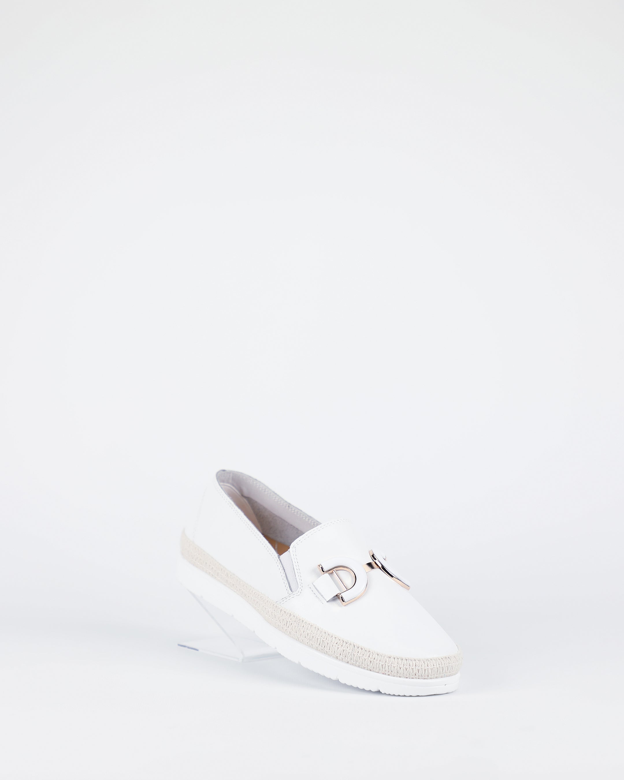 Montego - White