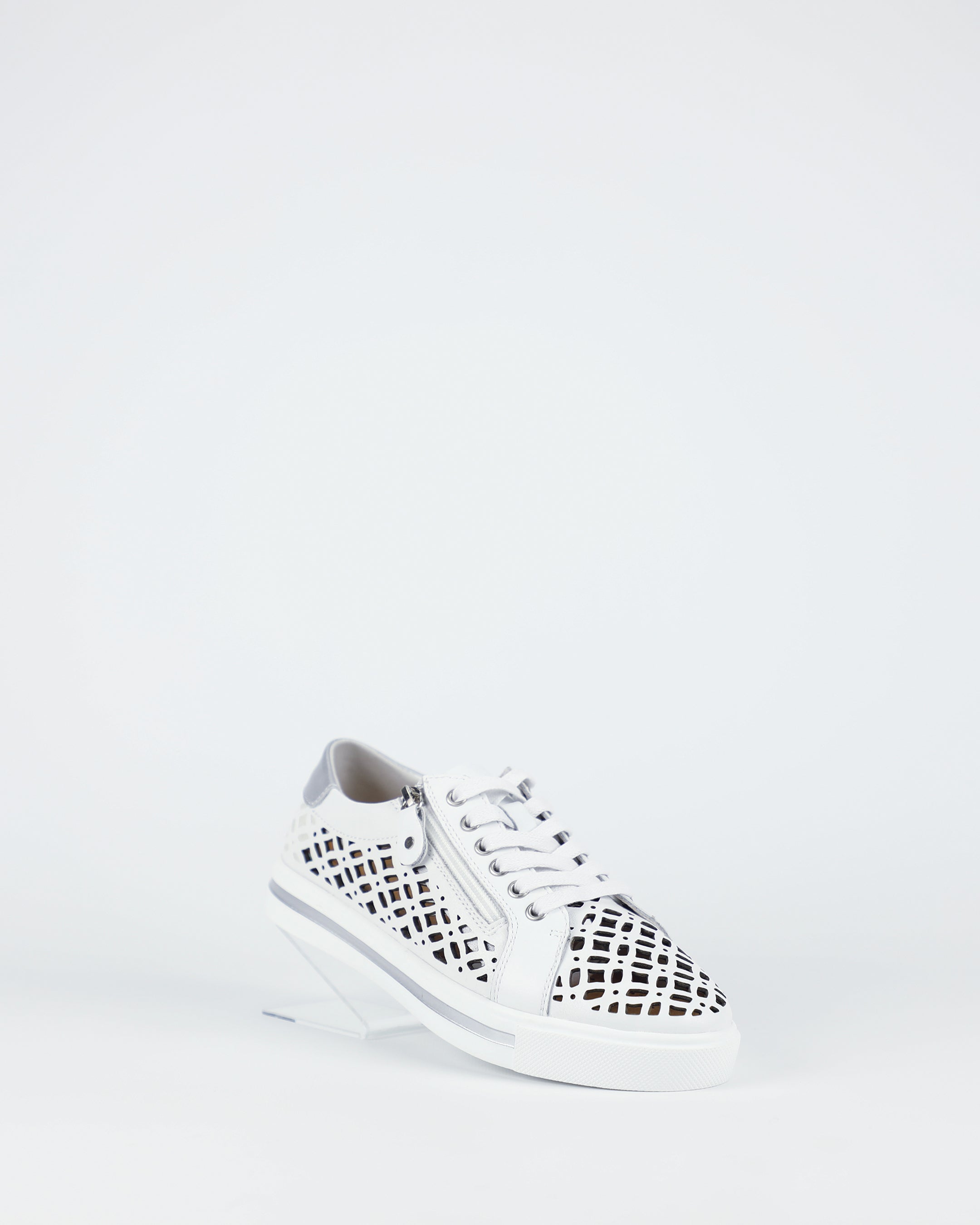 Nova - White